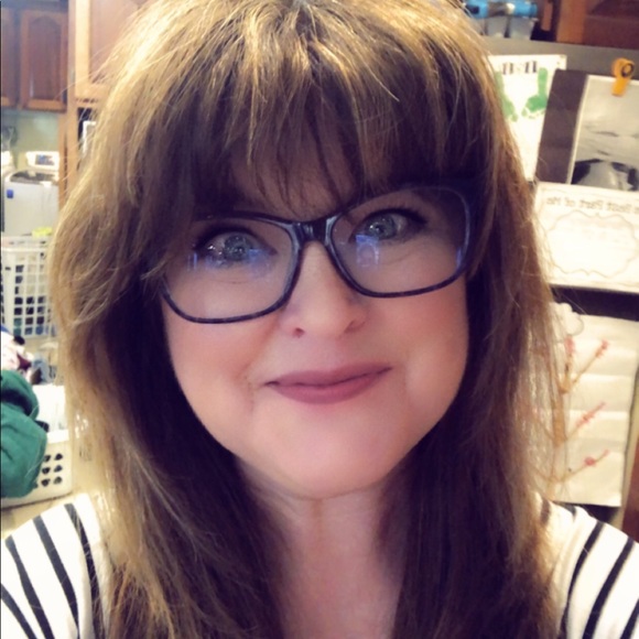 Meet your Posher, Mindy - Picture 1 of 1